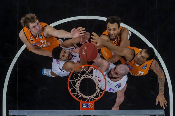 愿意提出 愿意提出