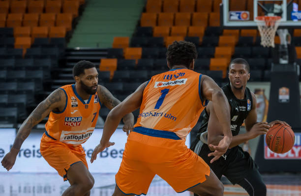 中保持冷静 中保持冷静