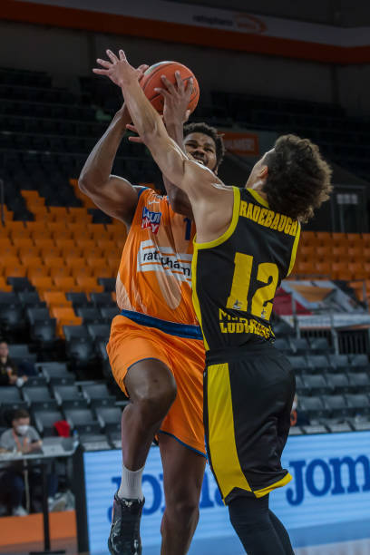 声在夜空中 声在夜空中